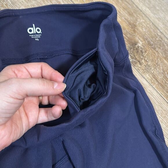 Alo Yoga Coast Leggings - Picture 6 of 7